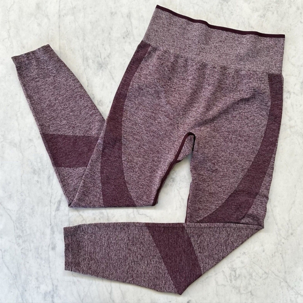 Victorias Secret PINK Seamless Leggings Yoga Pants 2 ToneWomens Size M